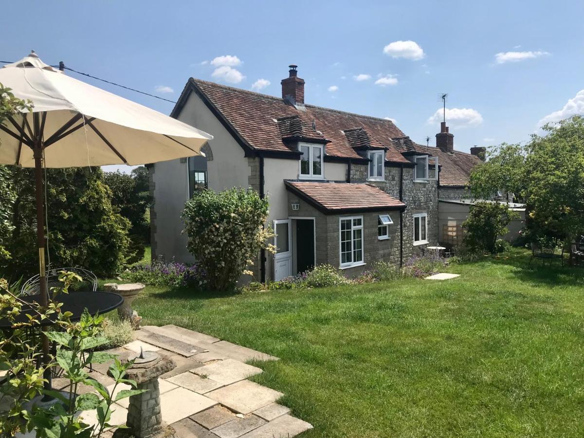 Charming Modernized Country Near Mere, Wiltshire