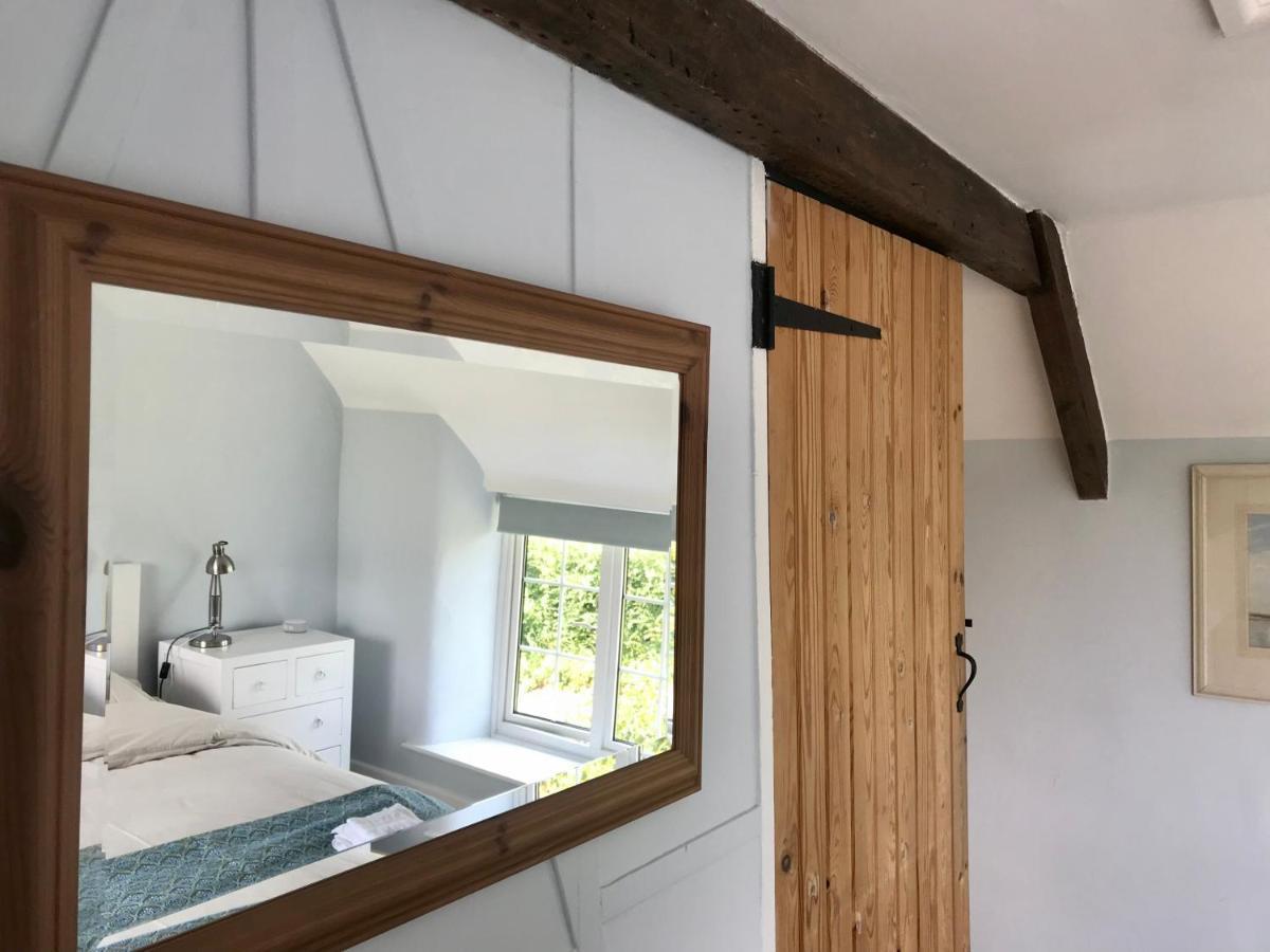 Charming Modernized Country Near Mere, Wiltshire *